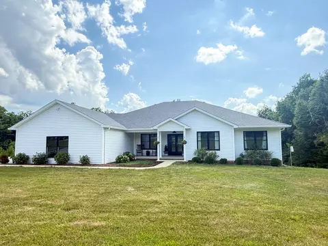 2003 Cream Ridge Rd, Junction City, KY 40440