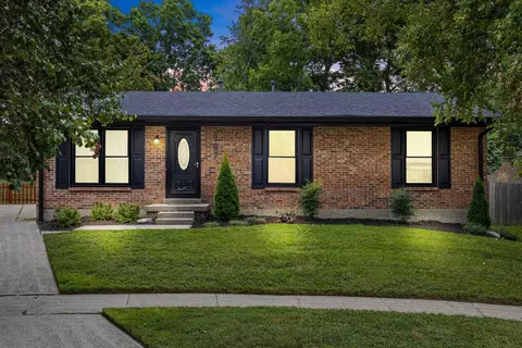 907 Jairus Dr, Lexington, KY 40515