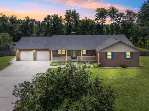 144 Raven Dr, Berea, KY 40403