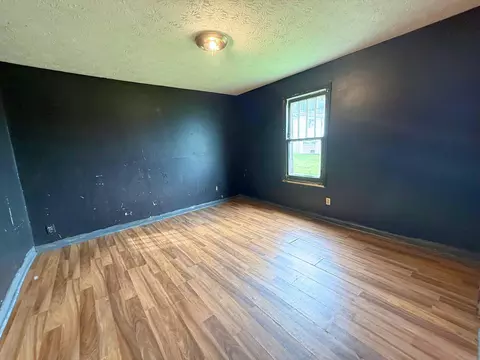 Bedroom - 314 W 16th St, Corbin, KY 40701 photo 2 of 7