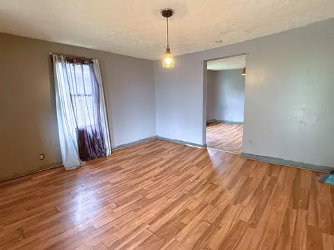 Living - 314 W 16th St, Corbin, KY 40701 photo 1 of 5