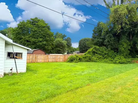Exterior - 314 W 16th St, Corbin, KY 40701 photo 8 of 9