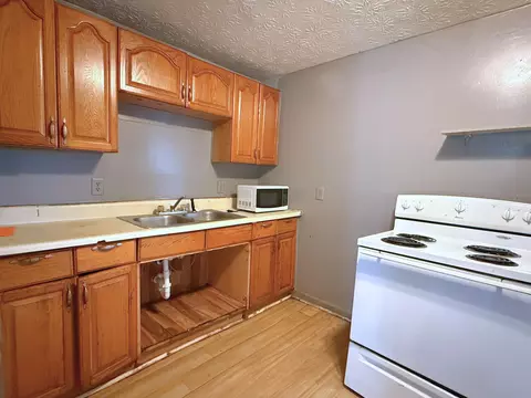 Kitchen - 314 W 16th St, Corbin, KY 40701 photo 2 of 3