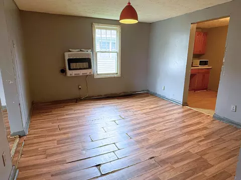 Living - 314 W 16th St, Corbin, KY 40701 photo 4 of 5