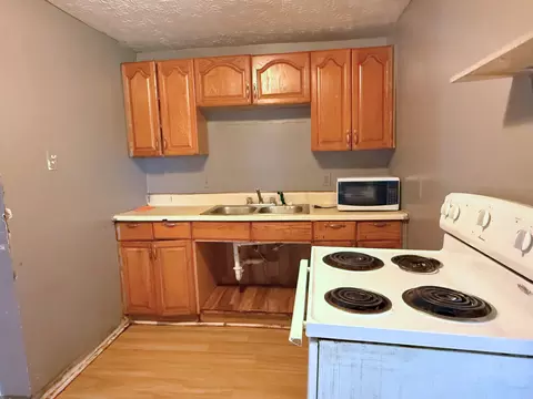 Kitchen - 314 W 16th St, Corbin, KY 40701 photo 3 of 3