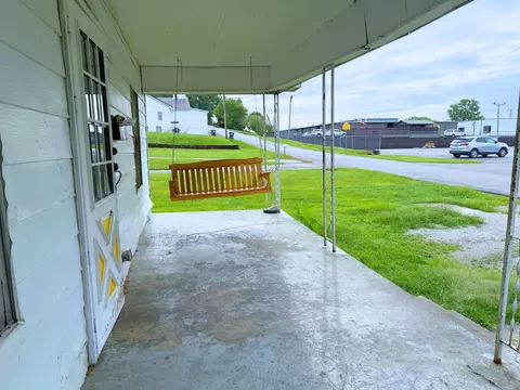 Exterior - 314 W 16th St, Corbin, KY 40701 photo 5 of 9