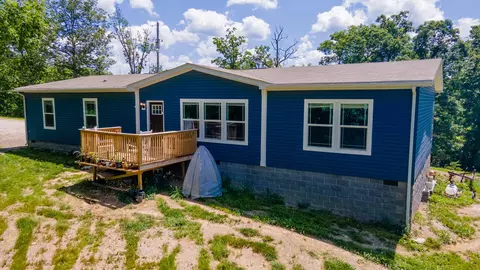 805 Old Fox Rd, Irvine, KY 40336