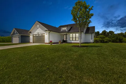 120 Hawk Ln, Mount Sterling, KY 40353