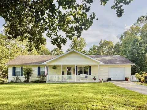 80 White Oak Dr, Whitley City, KY 42653