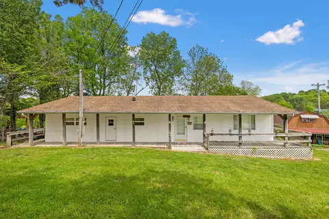 1331 Beaver Lake Rd, Lawrenceburg, KY 40342