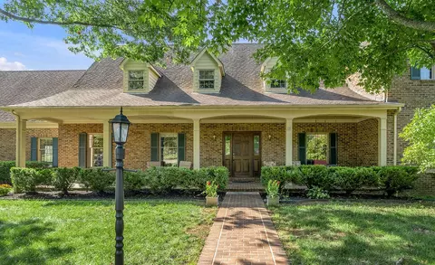 4824 Waterside Dr, Lexington, KY 40513