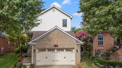 2240 Valencia Dr, Lexington, KY 40513