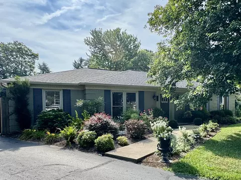 541 Country Ln, Danville, KY 40422