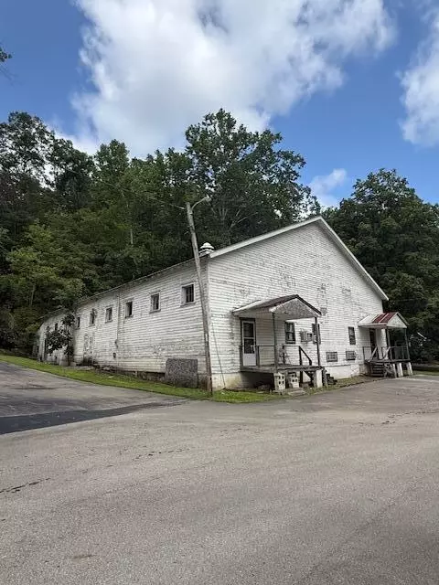 133 Old Campus Rd, Frenchburg, KY 40322