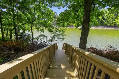 2165 Crystal Springs Rd, Danville, KY 40422