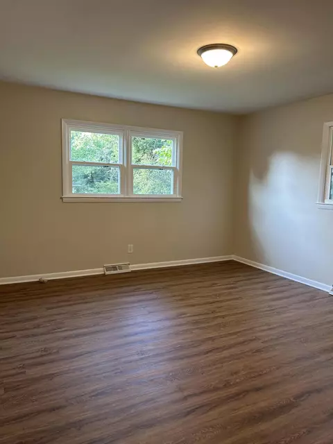 Bedroom - 505 E 3rd St, Perryville, KY 40468 photo 2 of 4