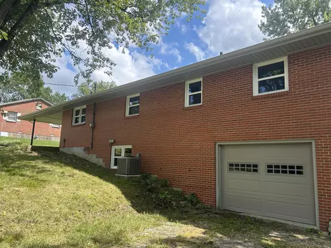 Exterior - 505 E 3rd St, Perryville, KY 40468 photo 3 of 5