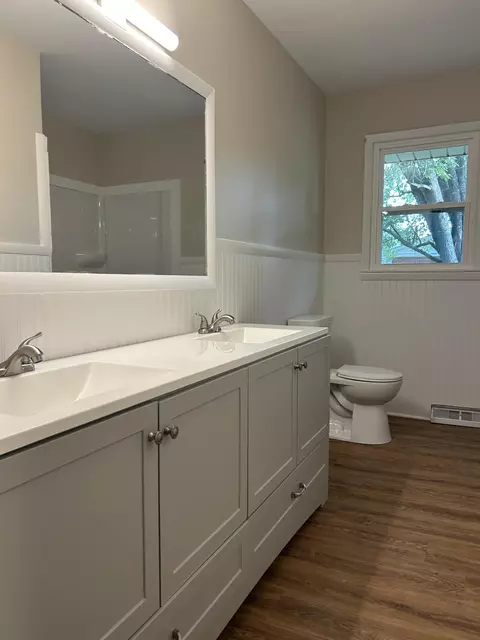 Bath - 505 E 3rd St, Perryville, KY 40468 photo 1 of 3