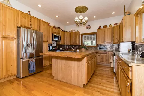 1522 Johnson Fork Rd, Campton, KY 41301 photo 3