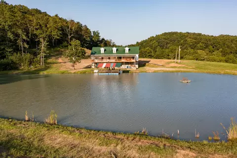 1522 Johnson Fork Rd, Campton, KY 41301