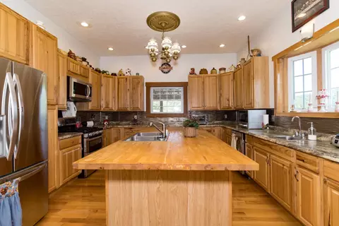 1522 Johnson Fork Rd, Campton, KY 41301 photo 4