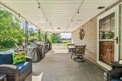 Exterior - 13 Lairson Rd, Campton, KY 41301 photo 10 of 13