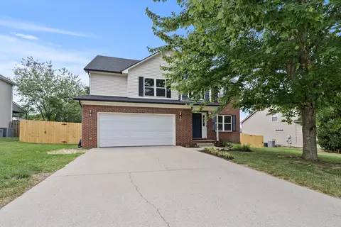 608 Oxford Rd, Versailles, KY 40383