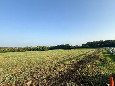 135 Hyde Park Ln, Georgetown, KY 40324