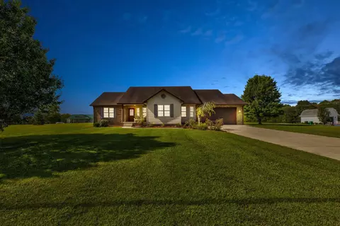 78 Baseline Dr, Morehead, KY 40351