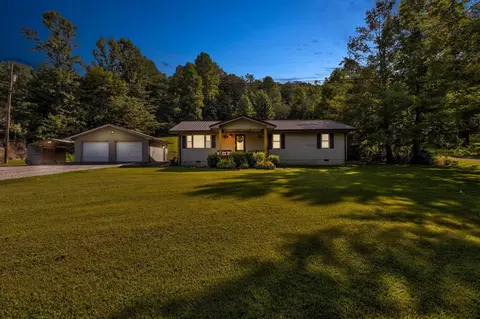 570 Pond Lick Rd, Morehead, KY 40351