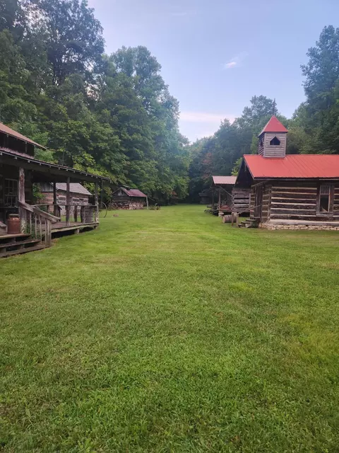 893 Hummel Rd, Mount Vernon, KY 40456