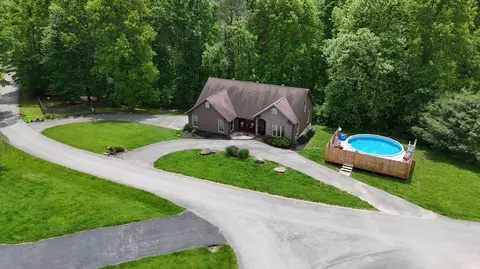 73 Redwood Ln, East Bernstadt, KY 40729