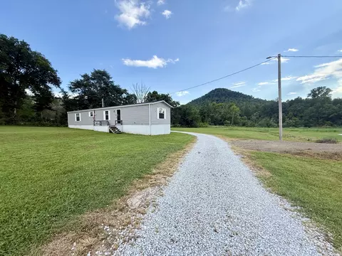710 Twin Creek Rd, Irvine, KY 40336