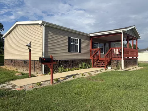 66 Garden Dr, Flat Lick, KY 40935