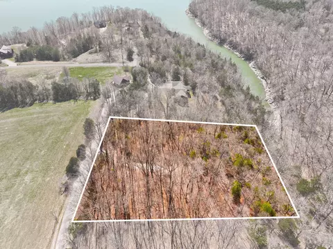 8 Beechwood Dr, Nancy, KY 42544