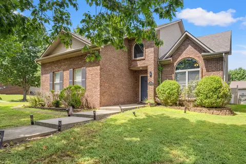 745 Rambling Creek Dr, Lexington, KY 40509