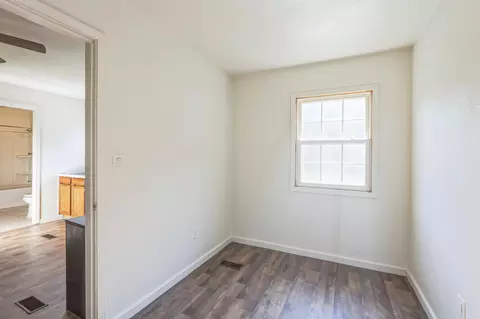 Bedroom - 549 Kildav Loop Rd, Evarts, KY 40828 photo 3 of 4