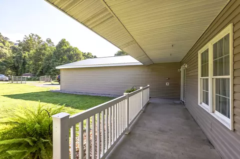 Exterior - 549 Kildav Loop Rd, Evarts, KY 40828 photo 3 of 3