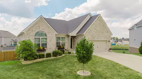 3047 Rosewood Dr, Versailles, KY 40383