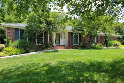 7 Whitebridge Ln, Frankfort, KY 40601