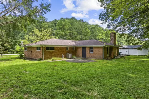 Exterior - 1007 Knapp Ave, Morehead, KY 40351 photo 5 of 7