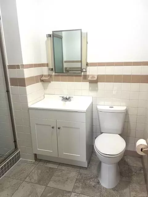 Bath - 1007 Knapp Ave, Morehead, KY 40351 photo 3 of 4