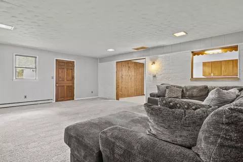 Living - 1007 Knapp Ave, Morehead, KY 40351 photo 5 of 5