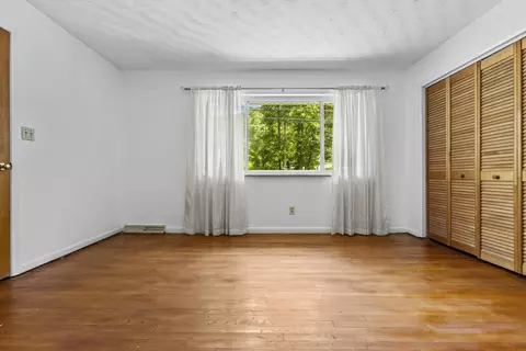 Bedroom - 1007 Knapp Ave, Morehead, KY 40351 photo 5 of 11