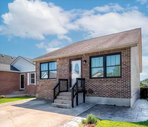202 Strawberry Ct, Nicholasville, KY 40356