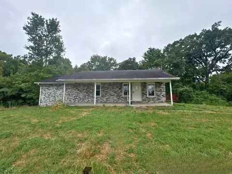 705 Upper Dry Fork Rd, Mckee, KY 40447