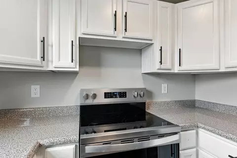 Kitchen - 2461 Lambert Rd, Berea, KY 40403 photo 4 of 4
