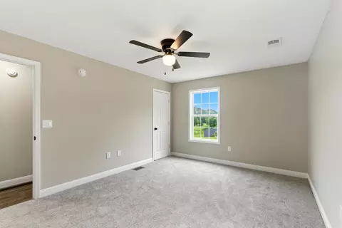 Bedroom - 2461 Lambert Rd, Berea, KY 40403 photo 5 of 7