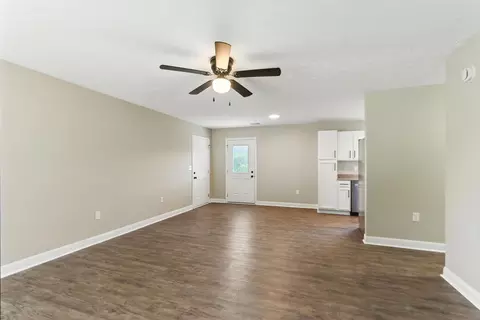 Living - 2461 Lambert Rd, Berea, KY 40403 photo 1 of 4