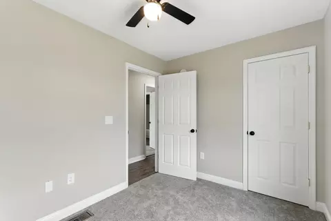 Bedroom - 2461 Lambert Rd, Berea, KY 40403 photo 7 of 7